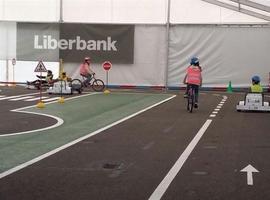 Cincuenta niños inauguran los cursos de seguridad vial en el circuito de Fernando Alonso