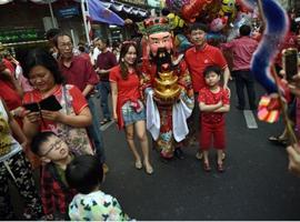 China despide a la Cabra y celebra la llegada del Mono a 2016 