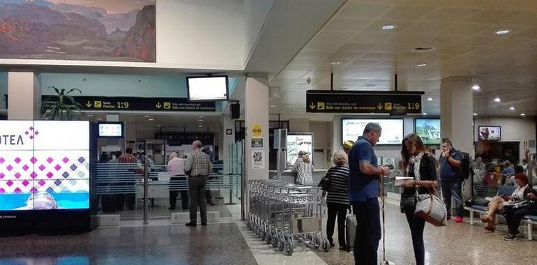 El aeropuerto de Asturias estrena 2016 con un 15% de incremento de viajeros