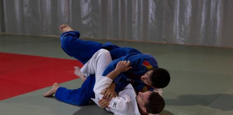 Judokas españoles, y no a ciegas, se la juegan en Madrid