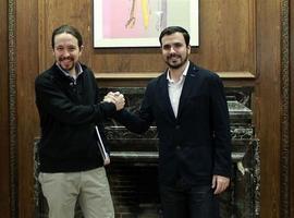 Pablo Iglesias y Alberto Garzón empezaron a "esplorar el terrenu" pa nueves aliances