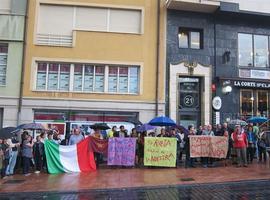 Protesta ciudadana en Oviedo contra la "represión" en Oaxaca (México)