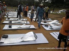 Éxito de la campaña de donación de chapas de zinc en Guinea Ecuatorial