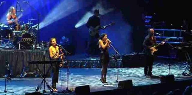  El folk-rock de The Corrs cautiva en  su gira estival