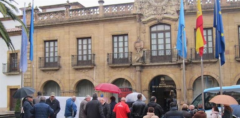 IU y CC OO exigen al Gobierno la rescisión del contrato del hotel Reconquista a Hotusa