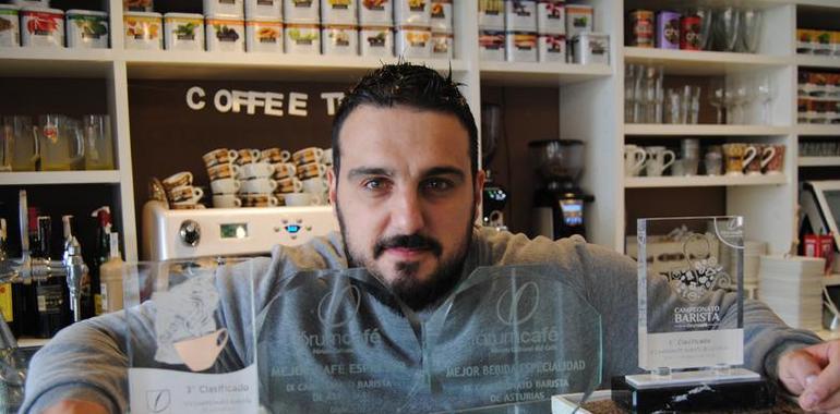 El campeón asturiano Jorge Alonso lucha por ser el mejor barista de España