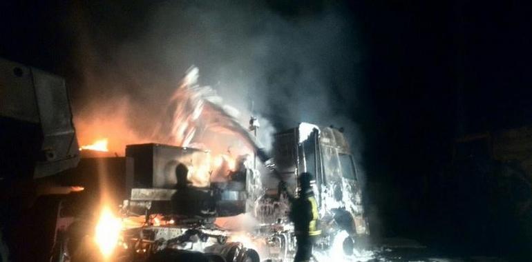 Incendio de un camión en Mina Cerredo, Degaña