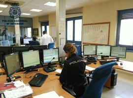 La Policía Nacional concentra en la sala de Oviedo la atención de las llamadas de emergencia