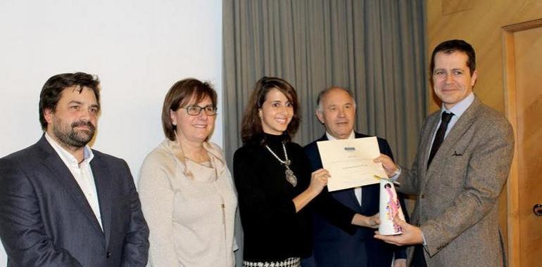 El premio José Lorca ensalza los 75 años del Hogar de San José