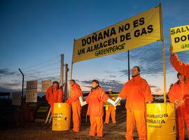 Greenpeace bloquea las obras de Gas Natural Fenosa en Doñana  