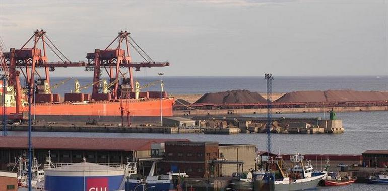 El futuro del transporte sostenible en Europa, a debate en el Puerto de Gijón