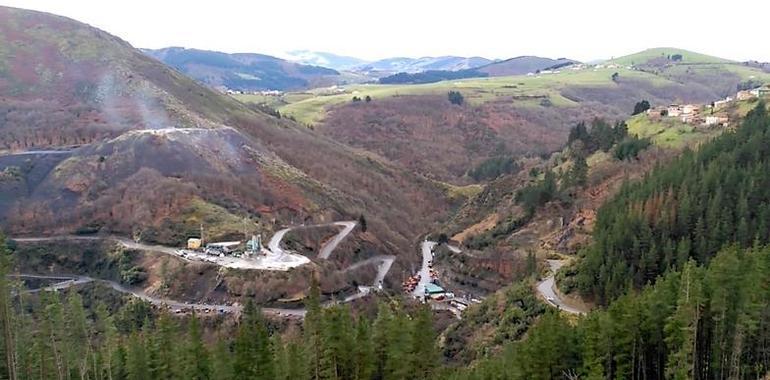 Ecologistas de Asturias denuncia el incendio, desde hace mas de un año, de una mina de Tineo