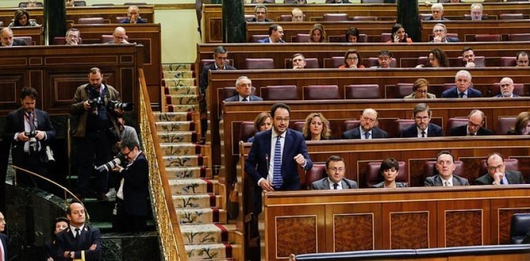 EL PSOE reclama a Rajoy ajustar las pensiones al alza de los precios