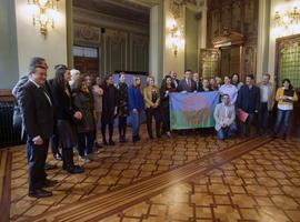 Las entidades gitanas asturianas visitan la Junta en su Día Internacional
