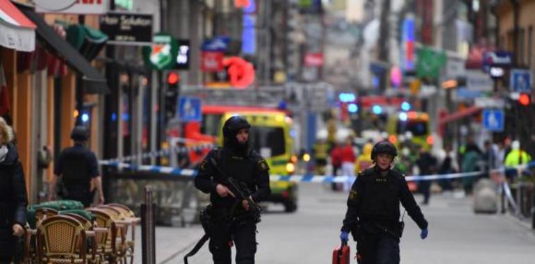 Suecia eleva a terrorismo ataque con camión que deja tres muertos  
