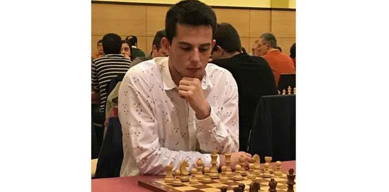 Sául Viñuela, del GCC, campeón de Asturias de ajedrez rápido 