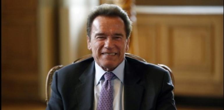 Schwarzenegger: Trump está devolviendo EEUU a la Edad de Piedra 