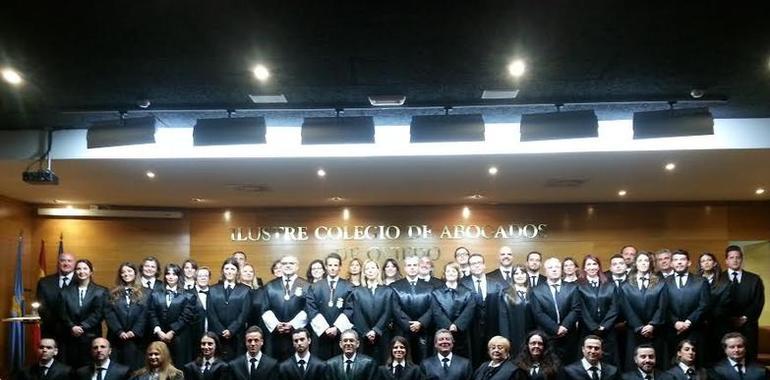 26 nuevos letrados en Oviedo: Con la Ley en sus manos