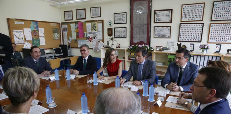 La Reina Letizia recorre Asturias con el programa cultural "Toma la Palabra"