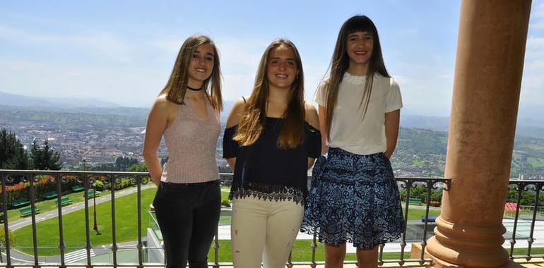 El Centro Asturiano de Oviedo elige Reina, Damas y Abuelos del Año