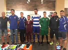 El Avilés Stadium presenta su ropa para la temporada 2017/18