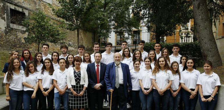 Los jóvenes mexicanos del programa Así es Asturias recibidos por el consejero de Presidencia