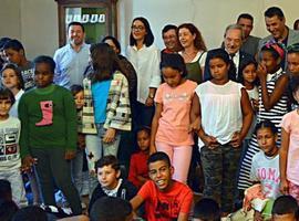 45 niñas y niños saharauis del programa "Vacaciones en paz" veranearán en Oviedo