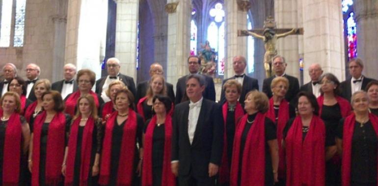 Concierto de la Coral de Almendralejo en la Catedral de Oviedo