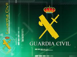 Guardia Civil incauta bengalas de señalización marítima en un mercadillo de La Caridad
