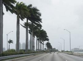 Florida aguarda el furor destructivo del huracán Irma 