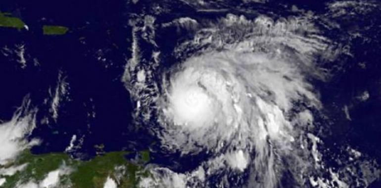 ‘María’, de categoría 5, impacta a Dominica, afecta a Guadalupe y apunta a Puerto Rico 