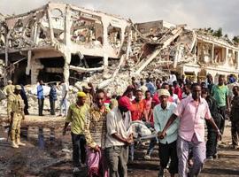 230 muertos y 300 heridos por un atentado en Somalia 