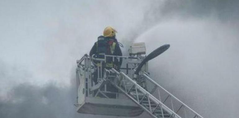 Extinguido un incendio en Grado, sin daños personales