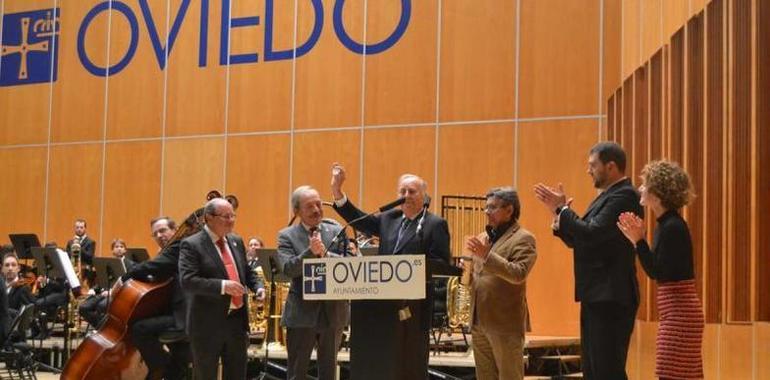 La Banda de Música Ciudad de Oviedo recibe la Medalla de Plata local