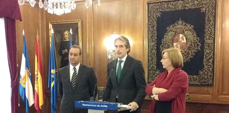 Dos ministros visitan Asturias para probar el tren con gas natural licuado