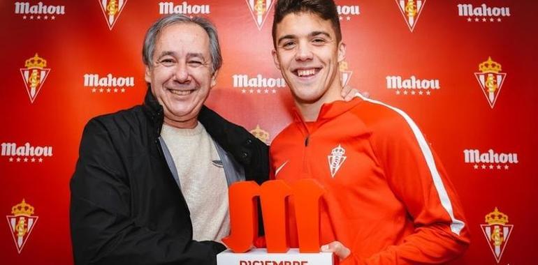 Premio Jugador Cinco Estrellas diciembre del Sporting a Nacho Méndez