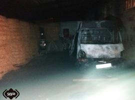 Incendios destruyen sendos vehículos en Siero y Avilés