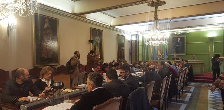 El Pleno de Oviedo aprueba pedir la oficialidad del asturiano