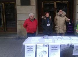 MERP recoge firmas en Gijón contra el ataque del PP a las pensiones públicas