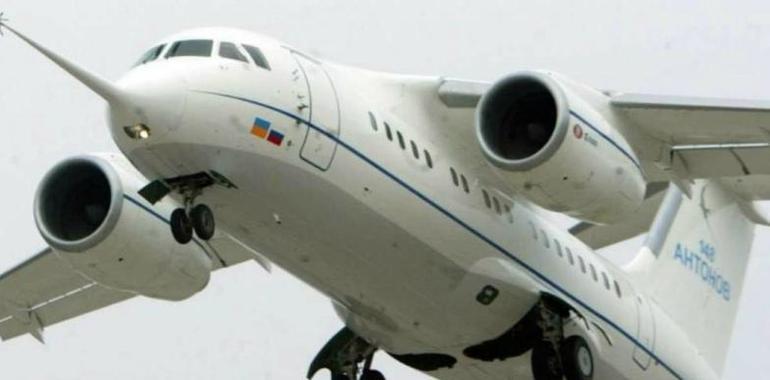 Confirman 71 muertos a bordo del avión ruso que se estrelló en Moscú