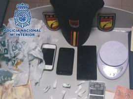 Detenido en Oviedo el gerente de un local de ocio por tráfico de drogas