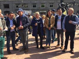 Apoyo de PP y FORO a la manifestación de cazadores en Oviedo