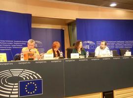 Podemos lleva a Bruselas la defensa de pensiones dignas en España