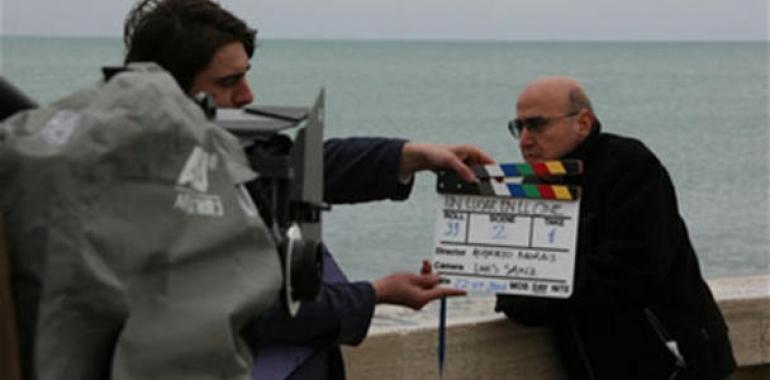 El director de cine Alberto Morais mantiene un encuentro con el público en Langreo