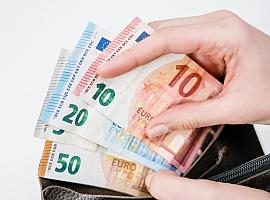 Un acto de honestidad excepcional: Una mujer de Avilés encuentra 10.770 euros en la calle y los devuelve a su dueño en menos de 2 horas