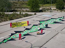Greenpeace siembra un campo de batalla en Madrid para defender la agricultura familiar