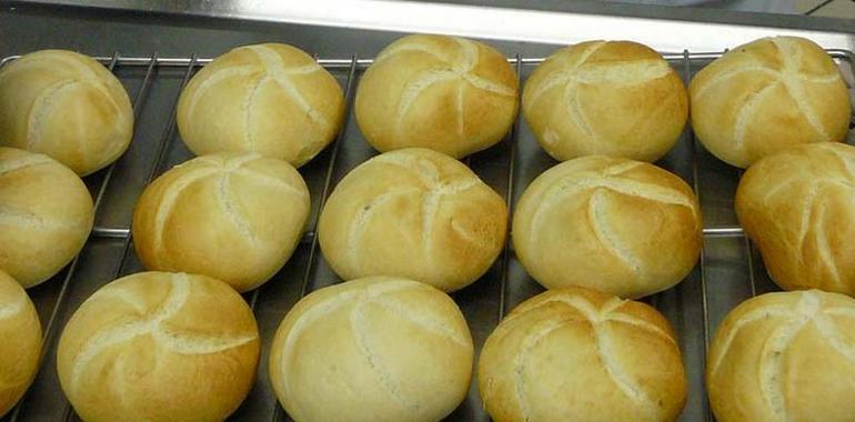 El Severo Ochoa ofrece pan recién horneado a pacientes, usuarios y trabajadores