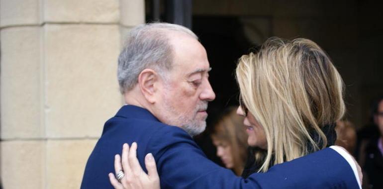 El delegado del Gobierno asiste al funeral por Ramón de Rato