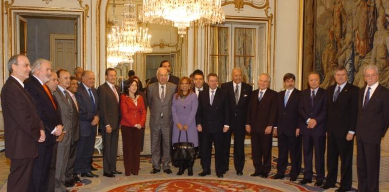 El Ministro de Exteriores con el asturiano Enrique Iglesias y embajadores iberoamericanos