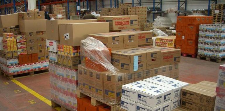Alimerka dona alimentos para las personas mas necesitadas a Cruz Roja en Lastres